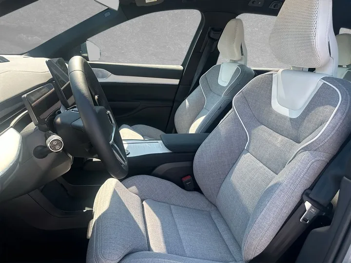 Volvo EX90