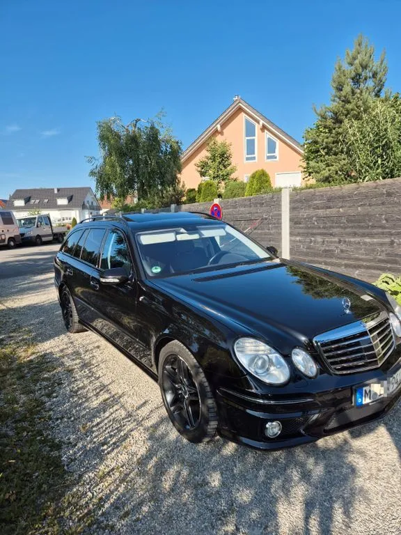 Mercedes-Benz E 320