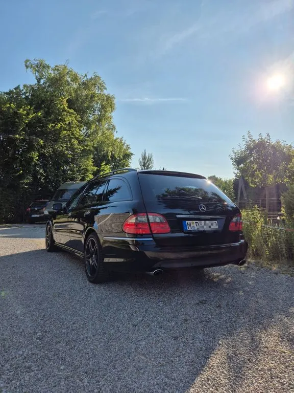 Mercedes-Benz E 320