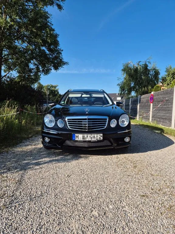 Mercedes-Benz E 320