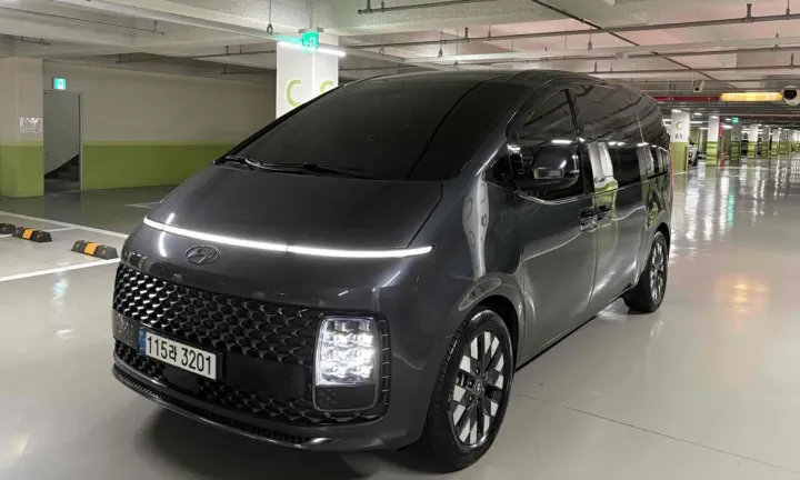 Hyundai Staria