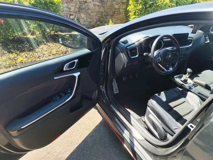 Kia pro cee'd / ProCeed