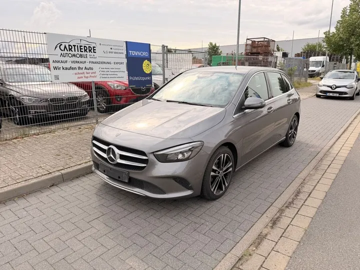 Mercedes-Benz B 200