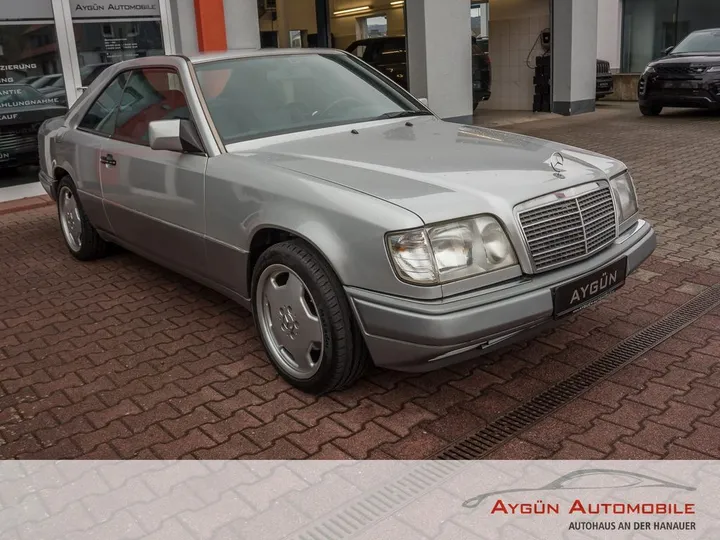 Mercedes-Benz E 320