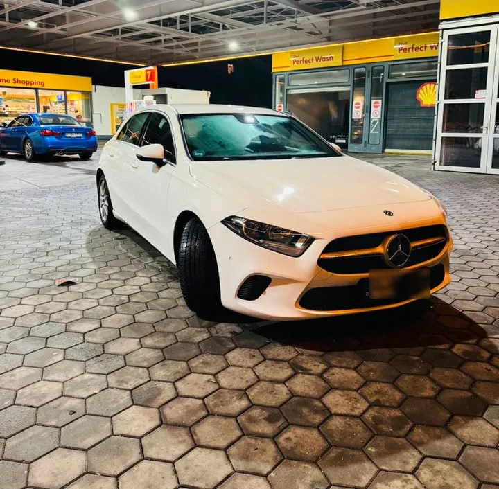 Mercedes-Benz A 220