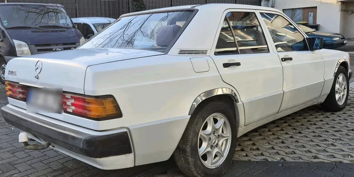 Mercedes-Benz 190