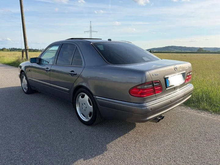 Mercedes-Benz E 430