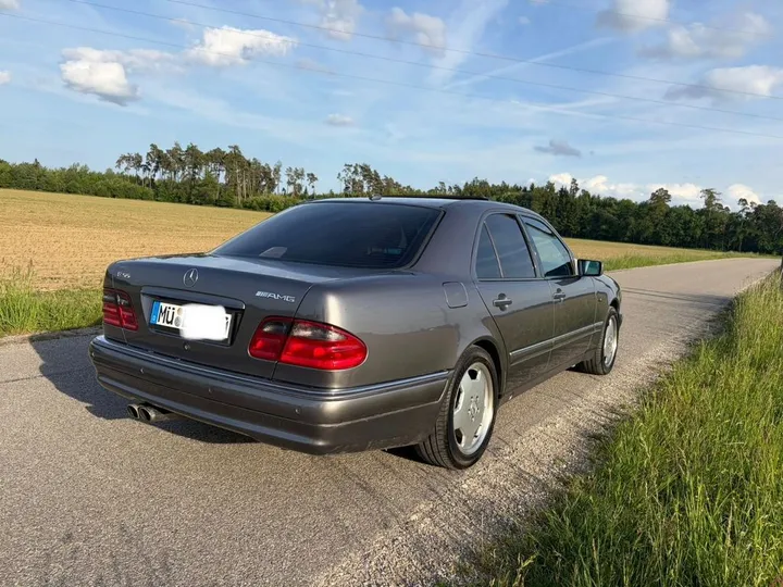 Mercedes-Benz E 430