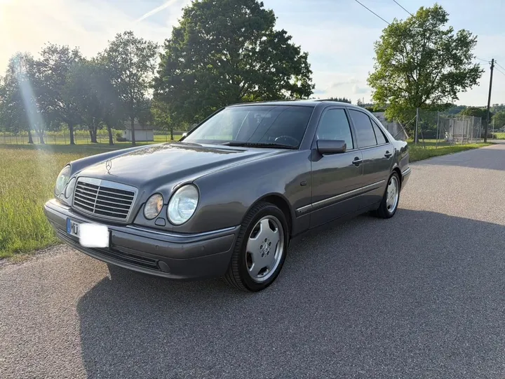 Mercedes-Benz E 430