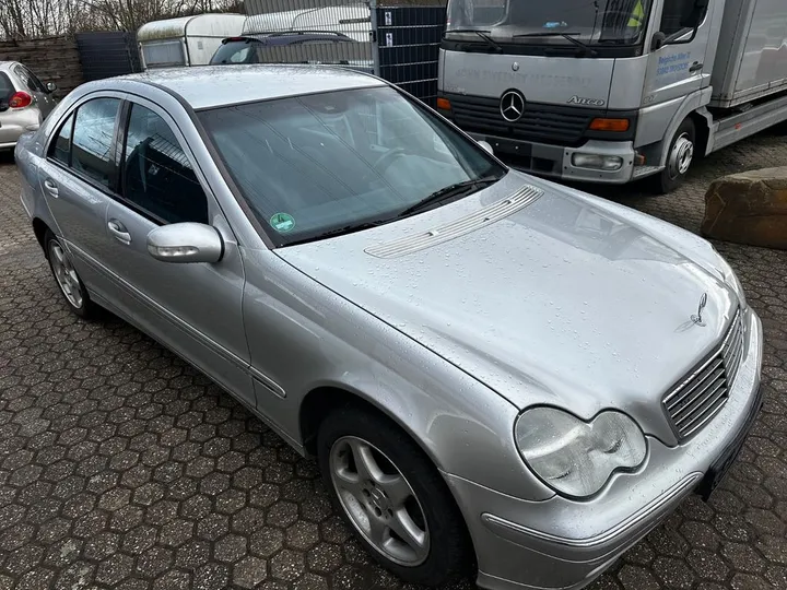 Mercedes-Benz C 200