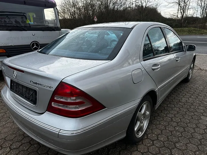 Mercedes-Benz C 200