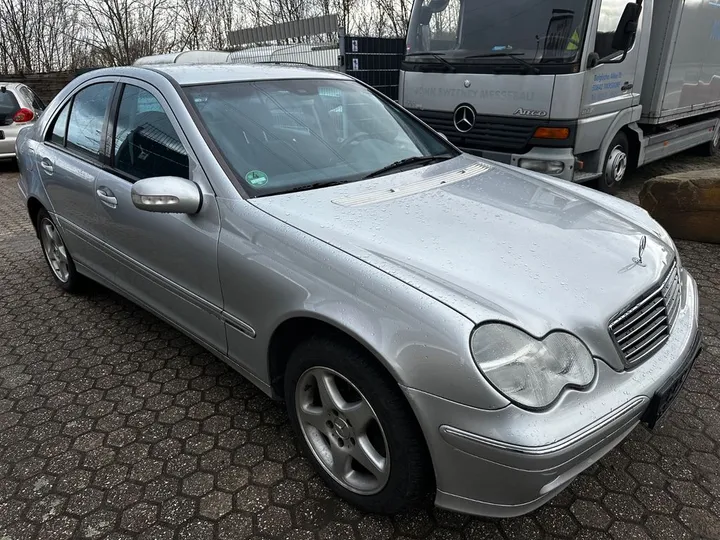 Mercedes-Benz C 200