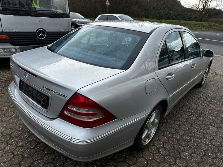 Mercedes-Benz C 200