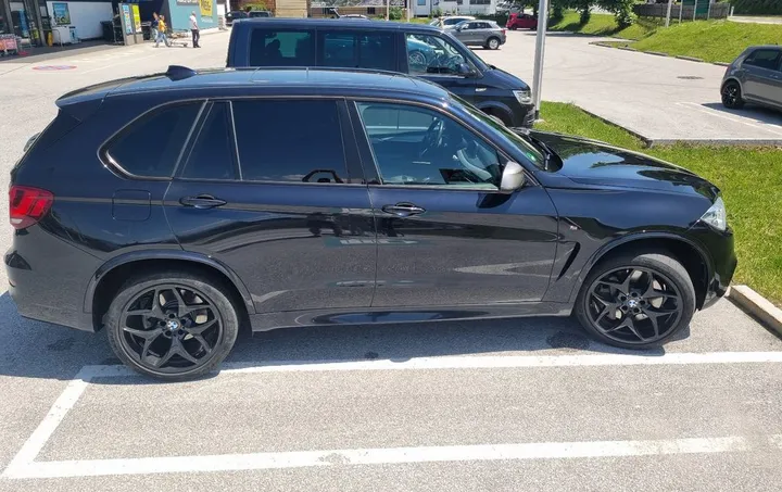 BMW X5 M50