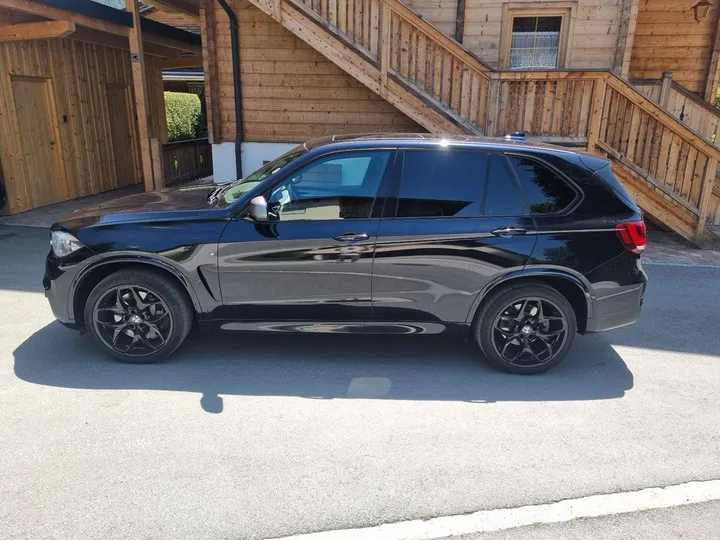BMW X5 M50