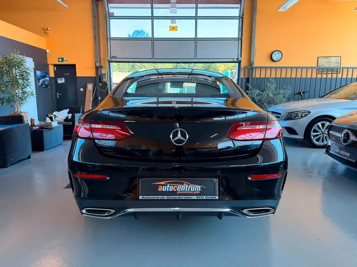 Mercedes-Benz E 200