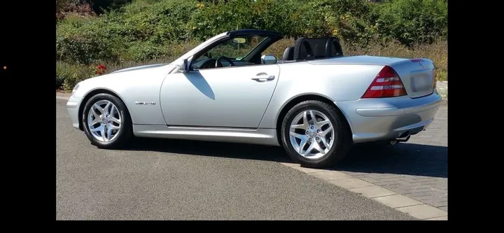 Mercedes-Benz SLK 230