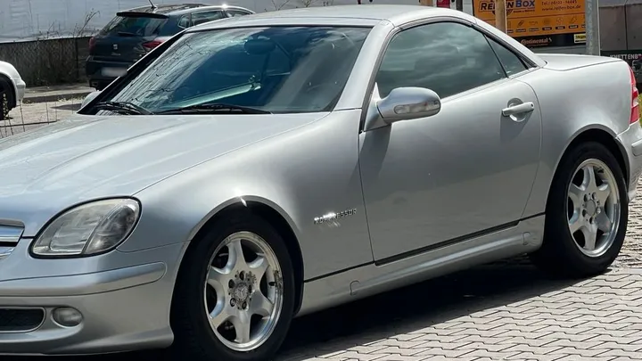 Mercedes-Benz SLK 230
