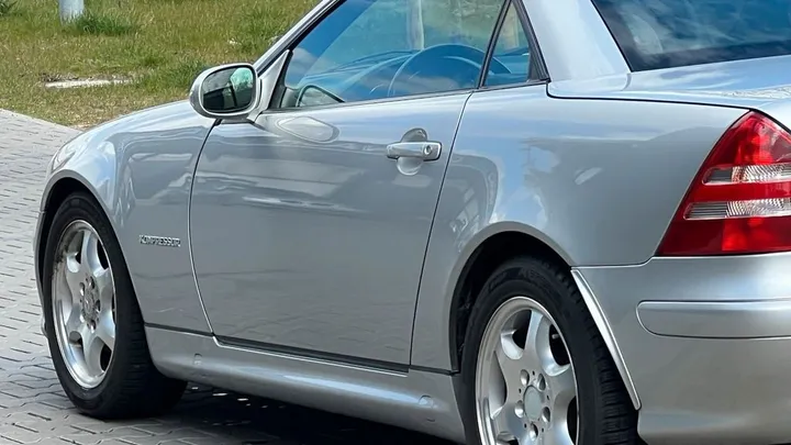Mercedes-Benz SLK 230