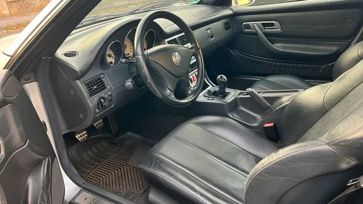 Mercedes-Benz SLK 230