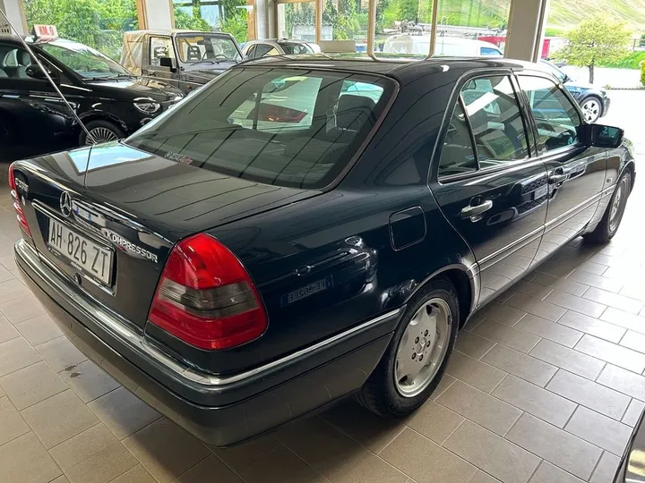 Mercedes-Benz C 200