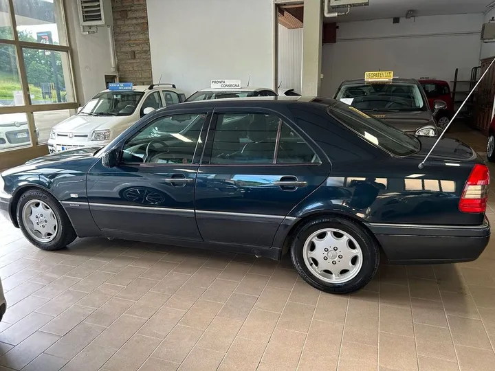 Mercedes-Benz C 200