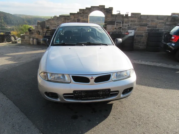 Mitsubishi Carisma