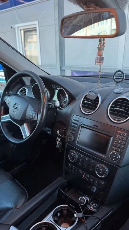 Mercedes-Benz ML 320