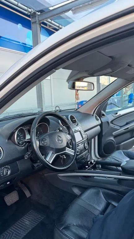 Mercedes-Benz ML 320