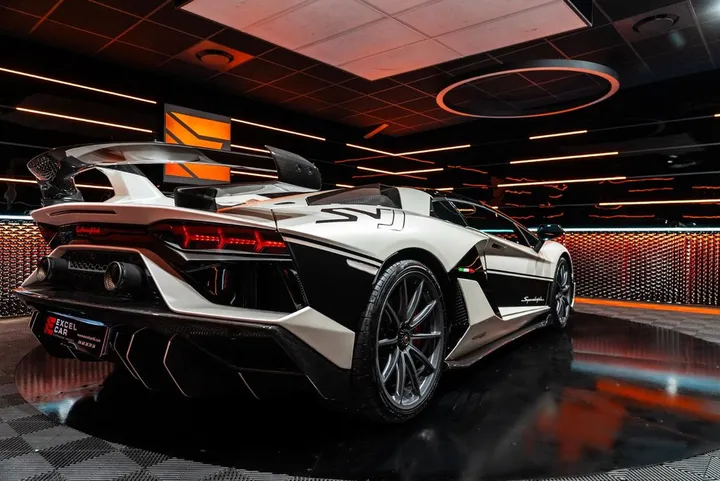 Lamborghini Aventador