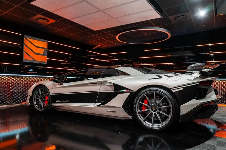 Lamborghini Aventador