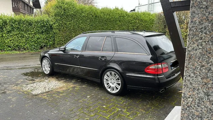Mercedes-Benz E 280
