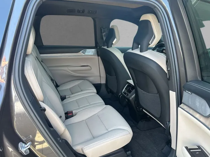 Volvo EX90