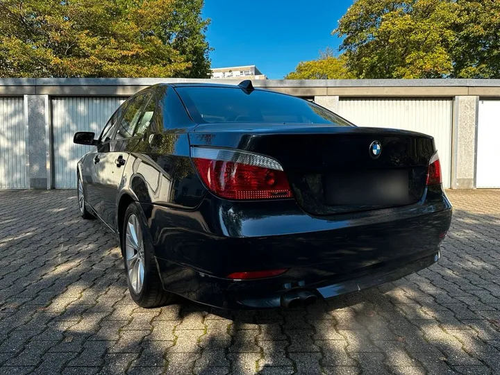 BMW 525
