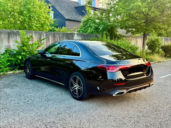 Mercedes-Benz E 300