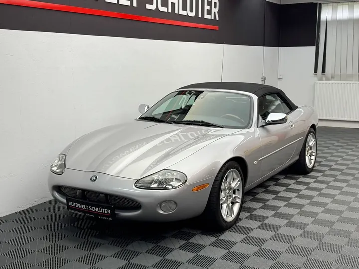 Jaguar XK8