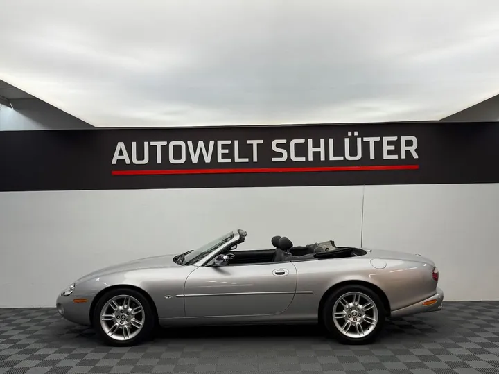 Jaguar XK8