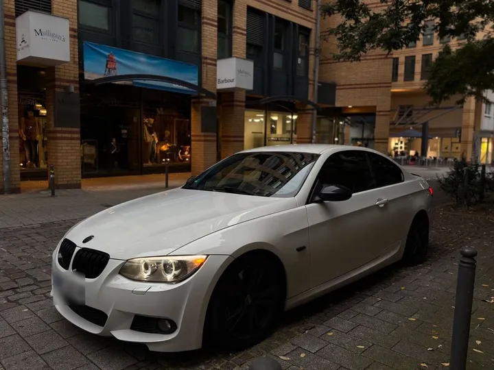 BMW 330