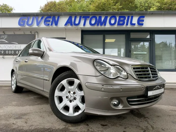 Mercedes-Benz C 230