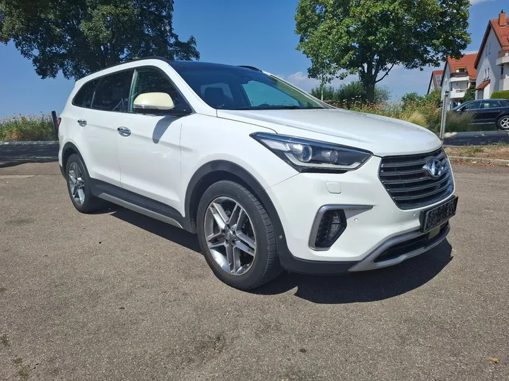 Hyundai Grand Santa Fe