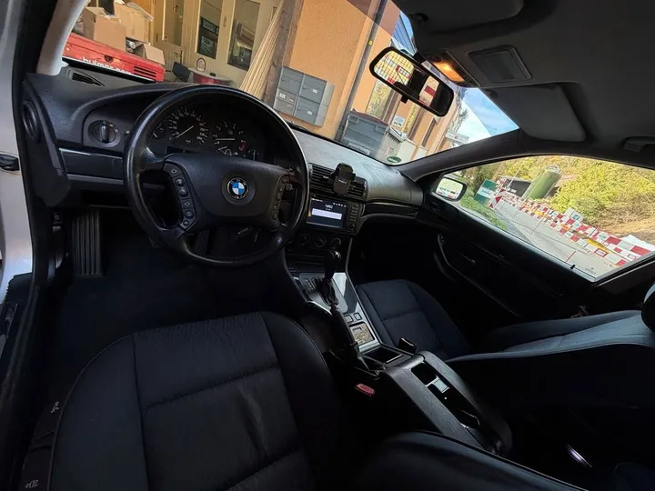BMW 520