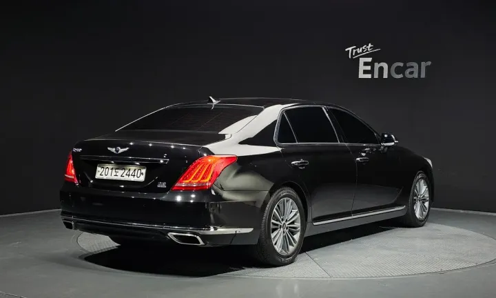 Genesis EQ900