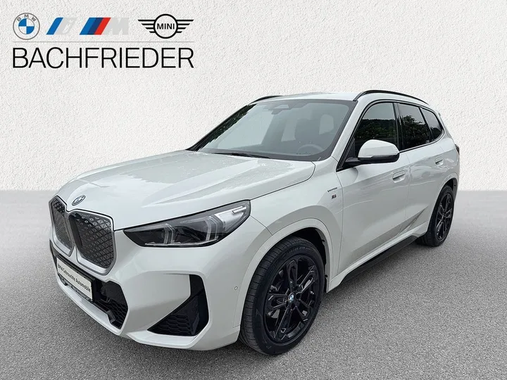BMW iX1