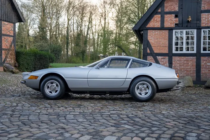 Ferrari 365