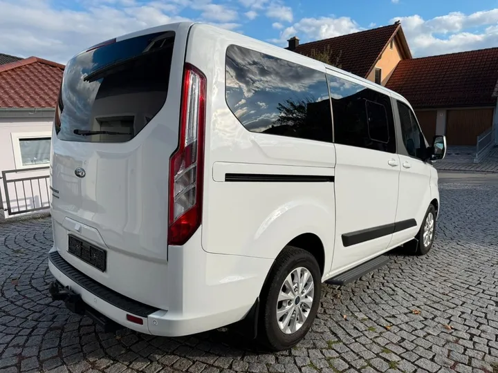 Ford Tourneo Custom