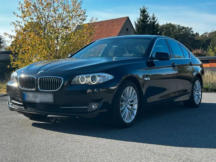 BMW 523