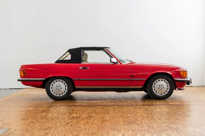 Mercedes-Benz 300