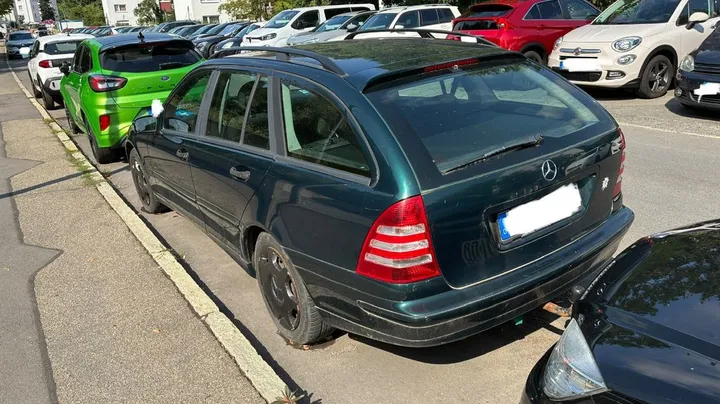 Mercedes-Benz C 240