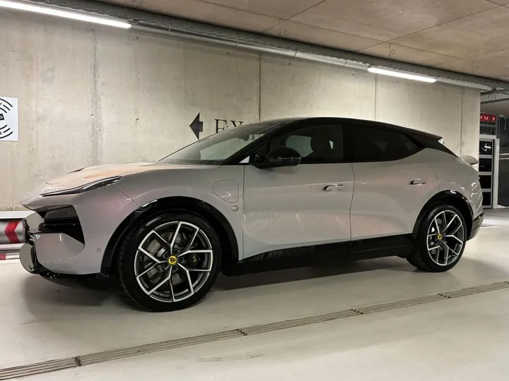 Lotus Eletre