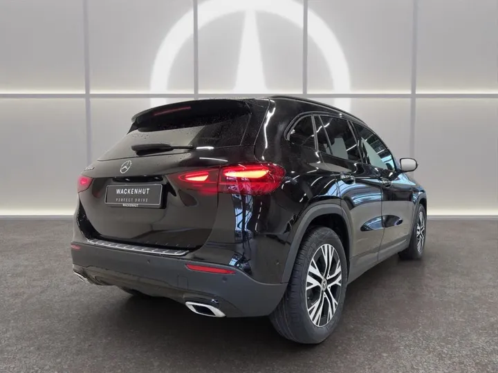 Mercedes-Benz GLA 180